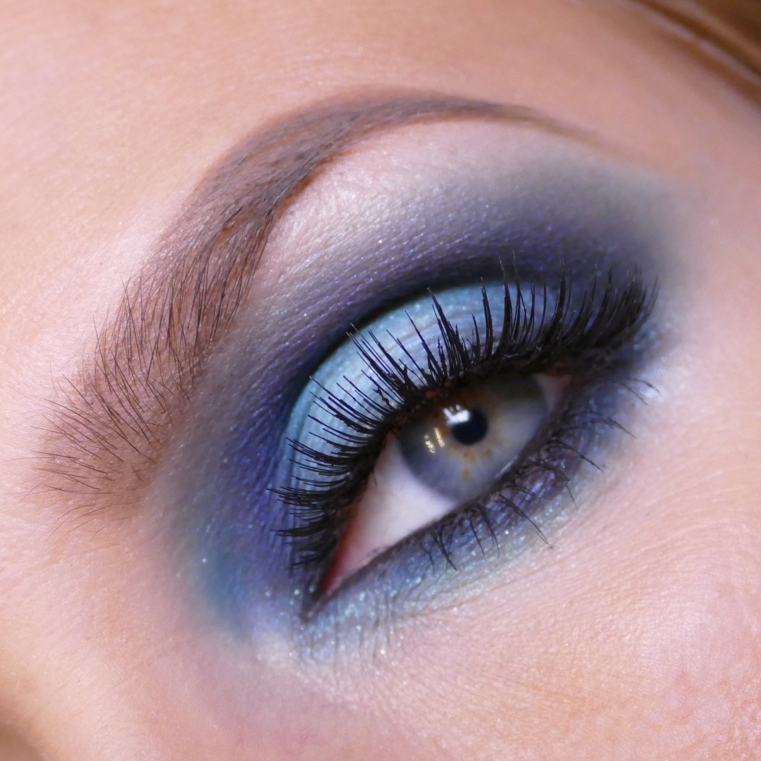 turquoisE makeup