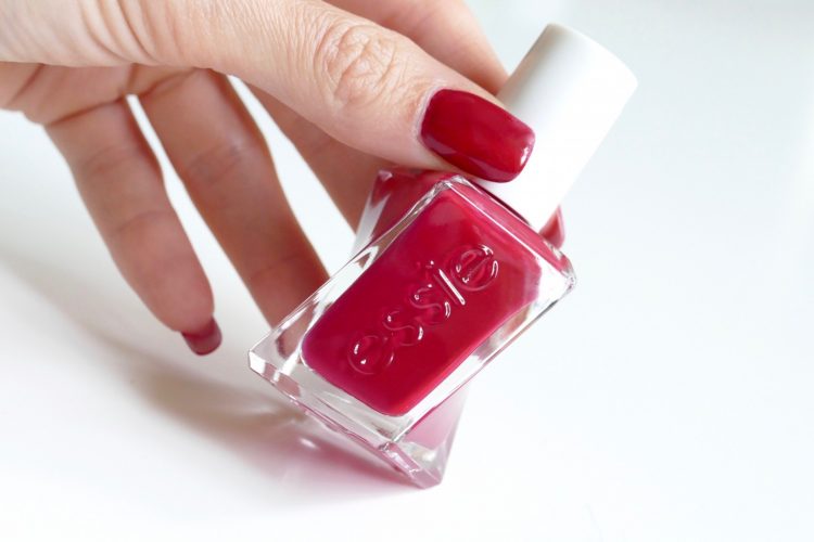 Essie Gel Couture 340 Drop The Gown