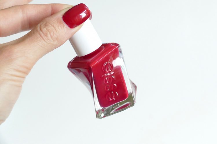Essie Gel Couture 340 Drop The Gown