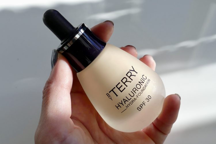 mån favoriter Hyaluronic Hydra-Foundation | By terry