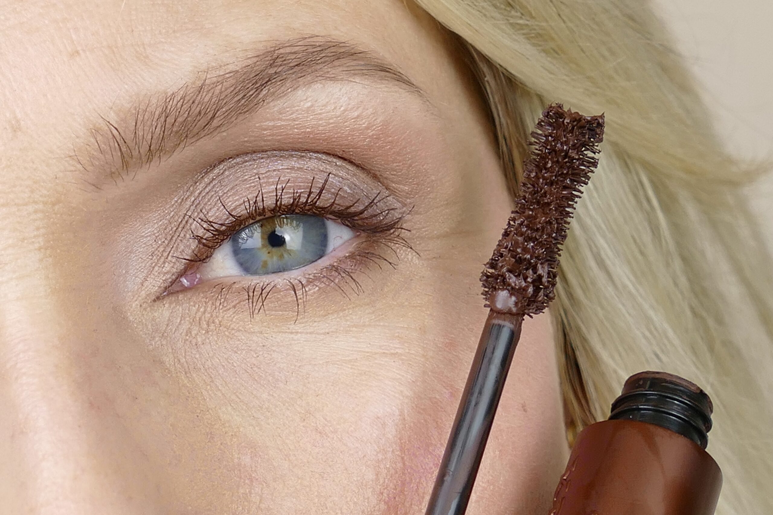 Hør efter Berettigelse overtro Därför ska du använda en brun mascara i vår - Makeup by Lina